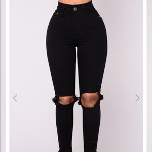 Fashion Nova Black Ripped Jeans size 5/6